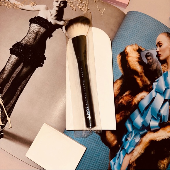 NYX PRO Brush 2 - Picture 2 of 3